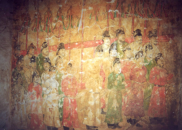 The tomb tunnel decorated with exquisite murals