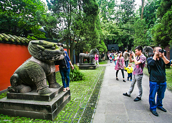 The Sacred Way of Hui Mausoleum