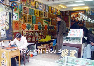 A handcraft shop in the Foreigner Street