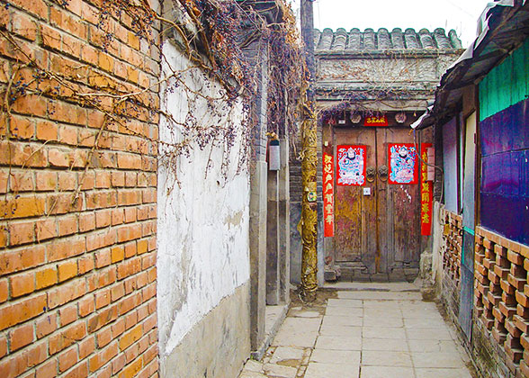 A shabby hutong