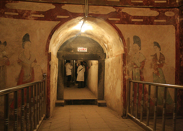 Inside Tomb of Yongtai Princess