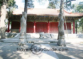 The stone statues, sacred way