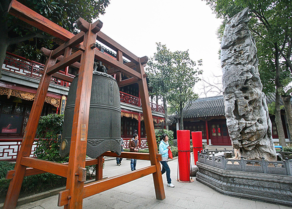 Bronze Bell in Hanshan Temple