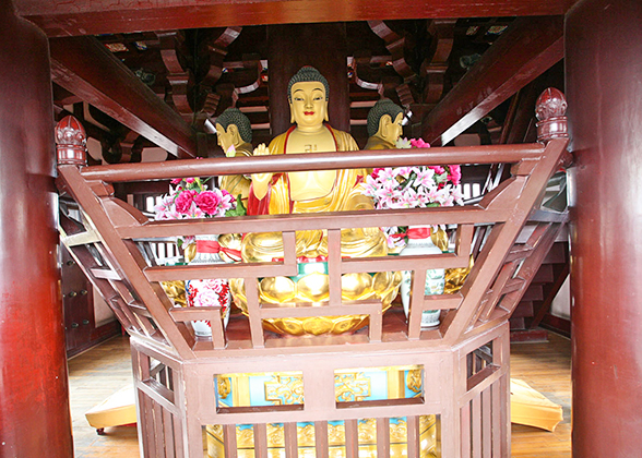 Sakyamuni Statue in Hanshan Temple