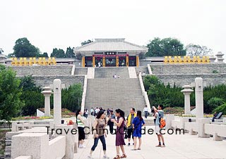 Xuanyuan Temple in Huangdi Mausoleum 