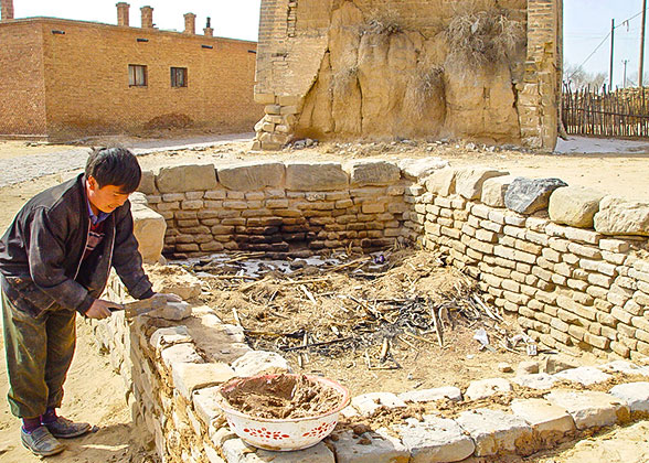 Taking the bricks of Great Wall to build stockyard is forbidden. 