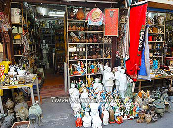 An Antique Market in Xi'an