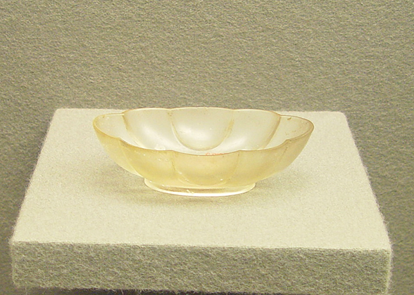 White Jade Octagonal Cup with Design of Honeysuckies