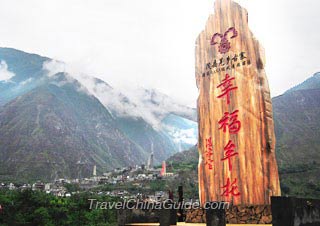 Mutuo Qiang Stockaded Village