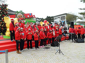 Ngong Ping Piazza