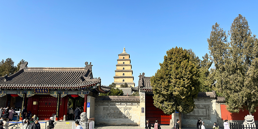 Da Ci'en Temple with Big Wild Goose Pagoda inside