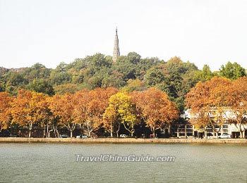 Baochu Pagoda by West Lake