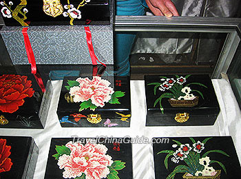 Lacquerware 