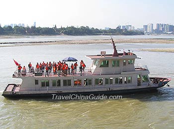 Leshan Ship