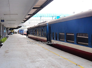 Train from Ho Chi Minh City to Hanoi