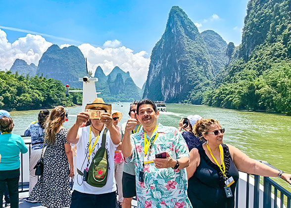 TCG Guests Enjoy Li River Cruise