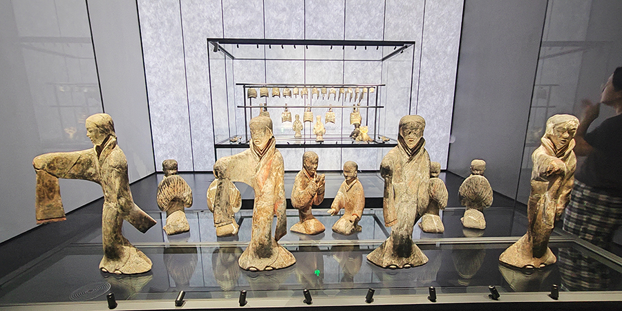 Pottery Figurines in Han Dynasty