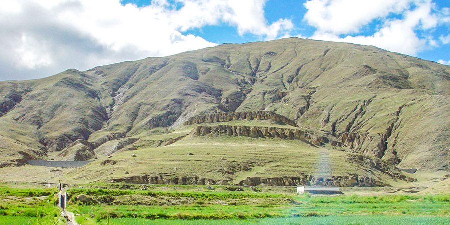 Mountains along National Highway 318