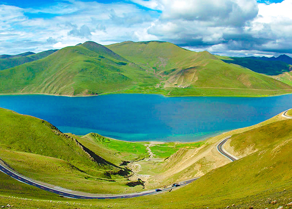 Yamdrok Yumtso Lake