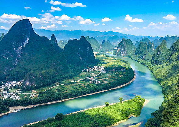 Enchanting Scenery along Li River