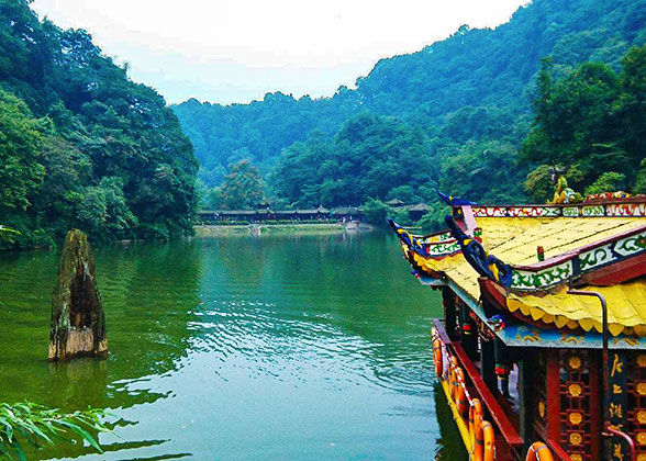 Yuecheng Lake in Mount Qingcheng