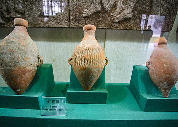 Bottles with Pointed Bottom in Banpo Museum